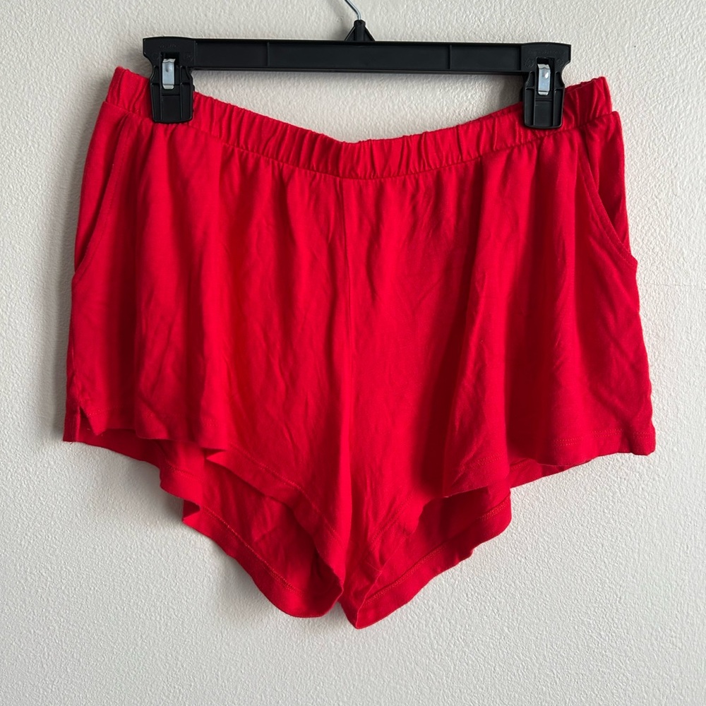 Red Casual Shorts Divided H&M Elastic waistband and pockets Size M Medium